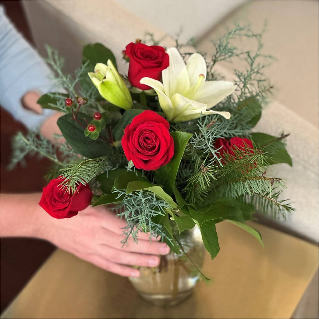 Glittering Lights Bouquet – THE LADYBUG FLORAL & GIFTS, Berlin WI