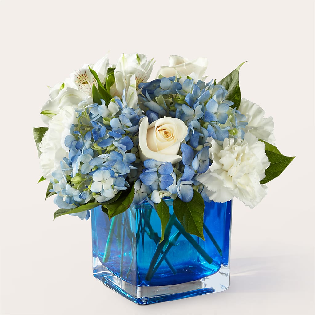 Soothing Waters Bouquet – THE LADYBUG FLORAL & GIFTS, Berlin WI