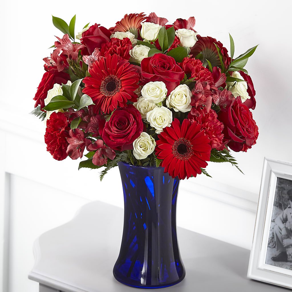 Hearts Embrace Bouquet – THE LADYBUG FLORAL & GIFTS, Berlin WI
