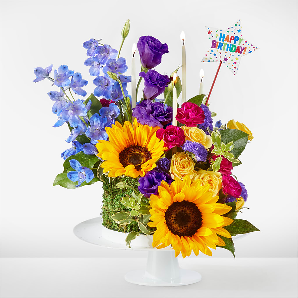 Star of the Day Floral Cake – THE LADYBUG FLORAL & GIFTS, Berlin WI