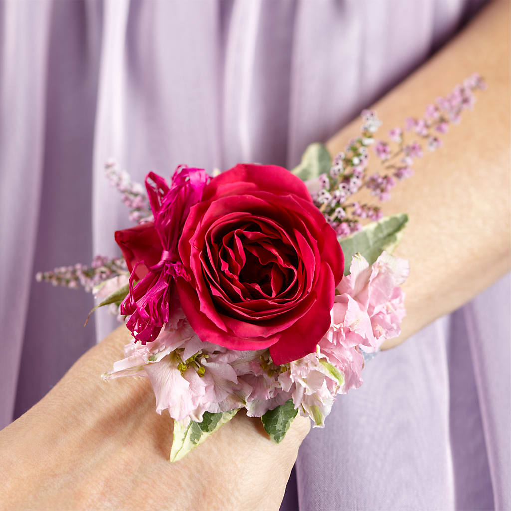 Rose Charm Corsage – THE LADYBUG FLORAL & GIFTS, Berlin WI