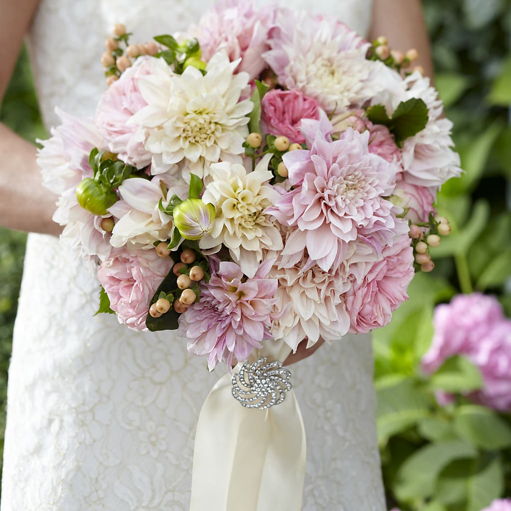 Heart's Promise Bouquet – THE LADYBUG FLORAL & GIFTS, Berlin WI
