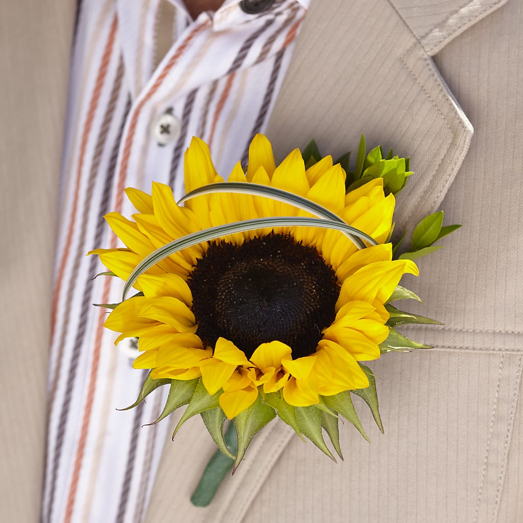 Free Spirit Boutonniere – THE LADYBUG FLORAL & GIFTS, Berlin WI