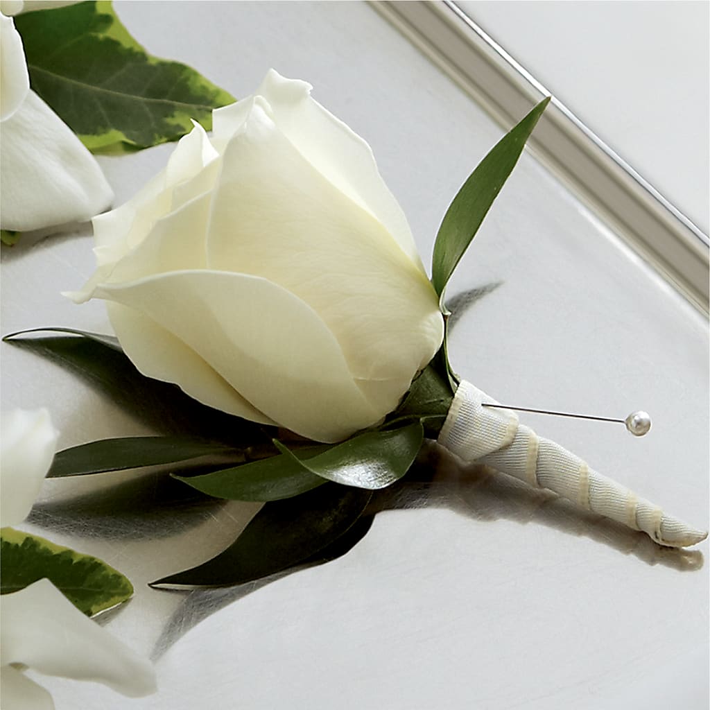 White Rose Boutonniere – THE LADYBUG FLORAL & GIFTS, Berlin WI