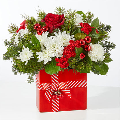 Presents Under the Tree Bouquet – THE LADYBUG FLORAL & GIFTS, Berlin WI