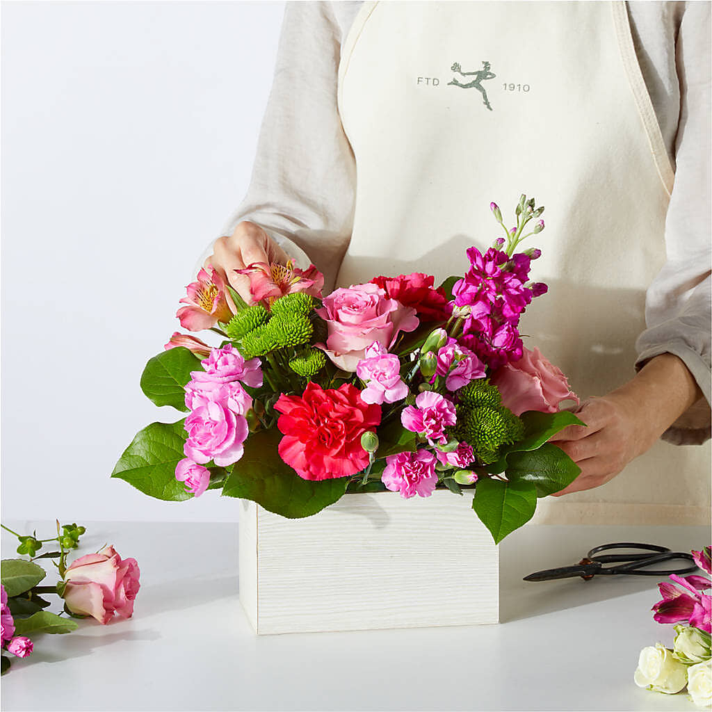 Sweetberry Box – A Florist Original – THE LADYBUG FLORAL & GIFTS, Berlin WI