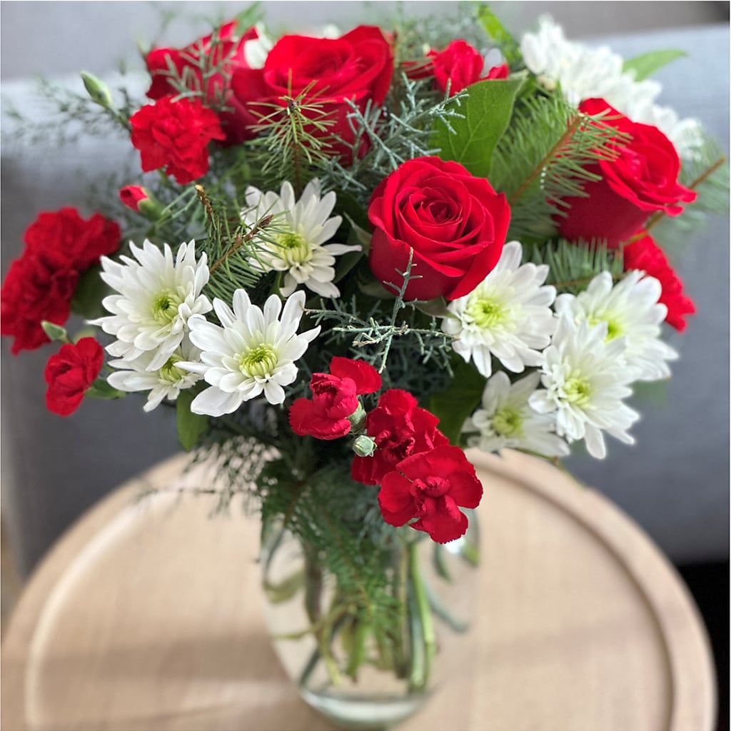 Seasonal Magic Bouquet – THE LADYBUG FLORAL & GIFTS, Berlin WI