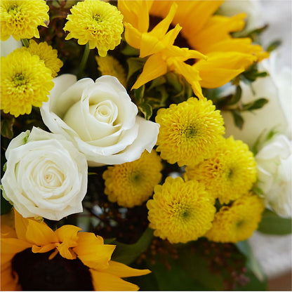 Luminous Morning Bouquet – THE LADYBUG FLORAL & GIFTS, Berlin WI