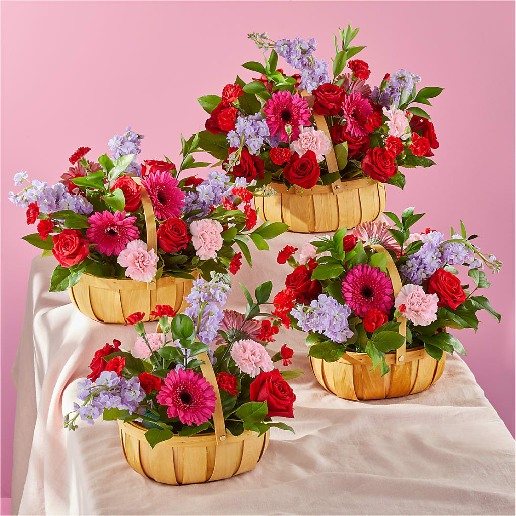 Pink Picnic Basket – THE LADYBUG FLORAL & GIFTS, Berlin WI