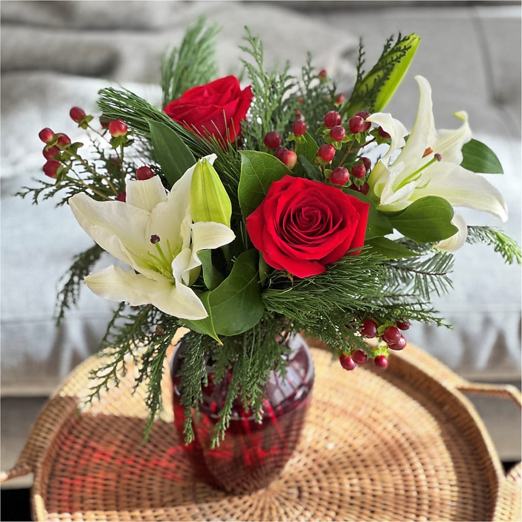 Evergreen Delight Bouquet – THE LADYBUG FLORAL & GIFTS, Berlin WI
