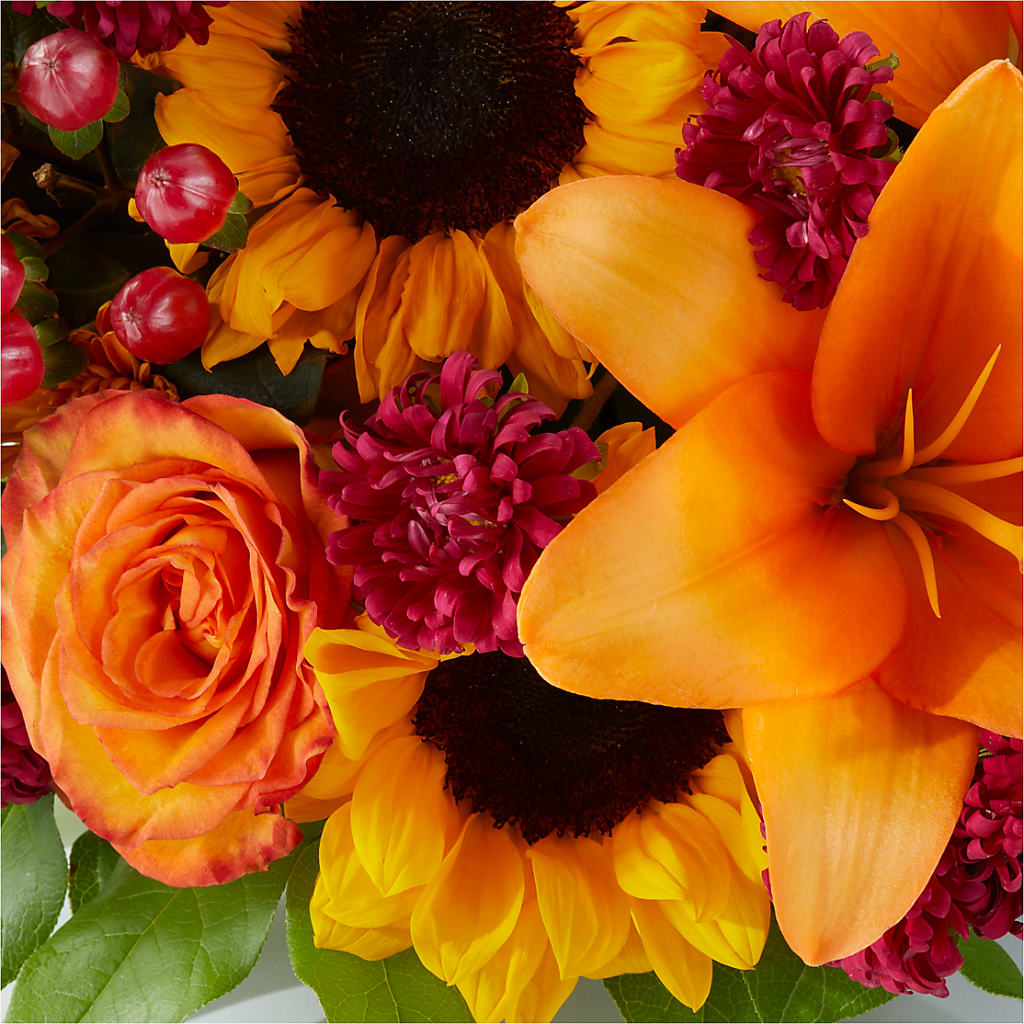 Grateful Centerpiece – THE LADYBUG FLORAL & GIFTS, Berlin WI