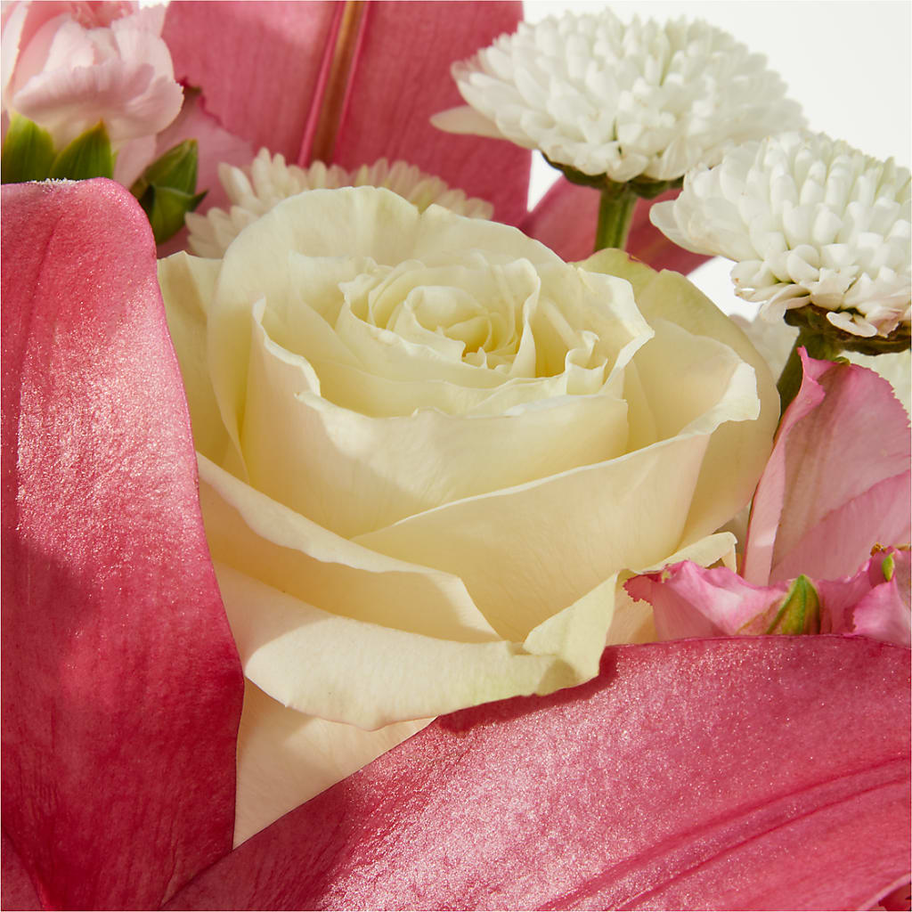 Piece of Cake Bouquet – THE LADYBUG FLORAL & GIFTS, Berlin WI