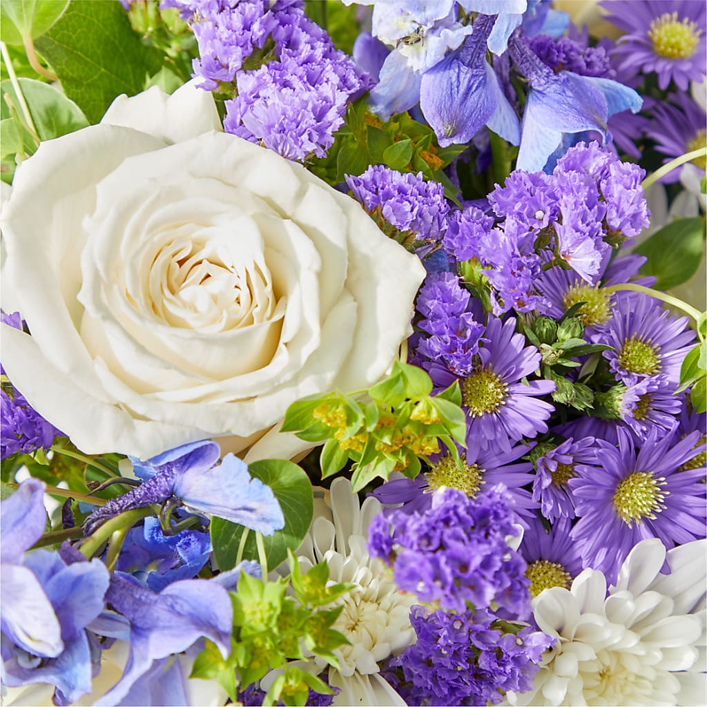Genuine Gestures Bouquet – THE LADYBUG FLORAL & GIFTS, Berlin WI