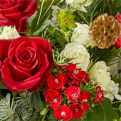 Deck the Halls Bouquet – THE LADYBUG FLORAL & GIFTS, Berlin WI