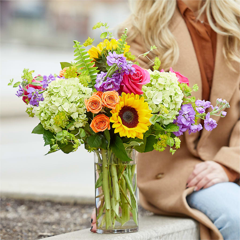 Vibrant Greetings Bouquet – THE LADYBUG FLORAL & GIFTS, Berlin WI