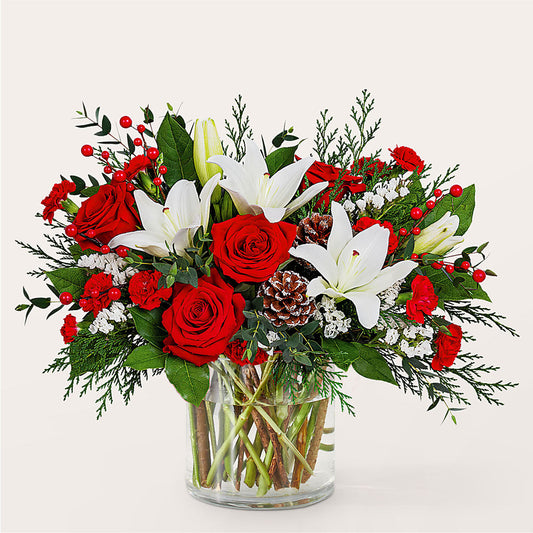 Best in Snow Bouquet – THE LADYBUG FLORAL & GIFTS, Berlin WI