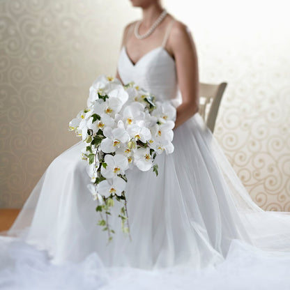 Classic White Bouquet – THE LADYBUG FLORAL & GIFTS, Berlin WI